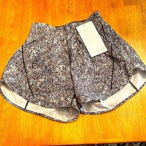 Lululemon 5” Track that MR Short lined